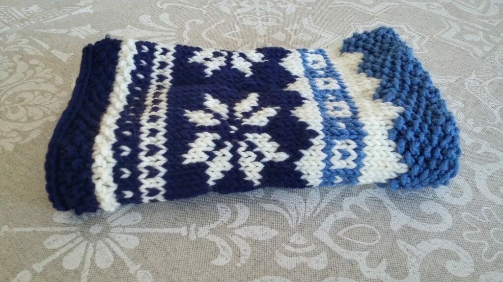 Knitted cowl with snowflakes (free pattern) - FromAnnA'sHands